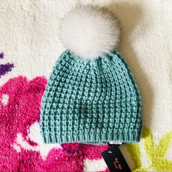 NWT Genuine Fox Fur Pompom Wool Blend Beanie display picture 3